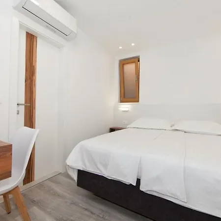 In With Sea View, Balcony, Air Conditioning, Wifi * Brela