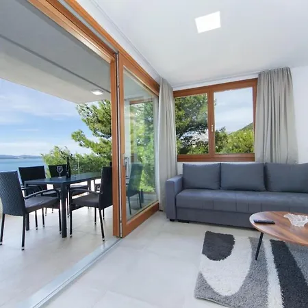 In With Sea View, Balcony, Air Conditioning, Wifi